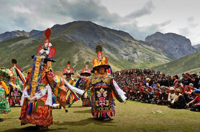 Group Lama Dance