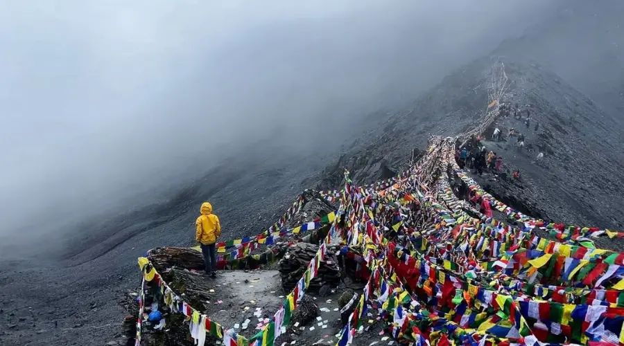 Prayer Flags Trekker